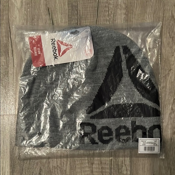 Men’s Reebok Icon Knit Beanie - Picture 2 of 4